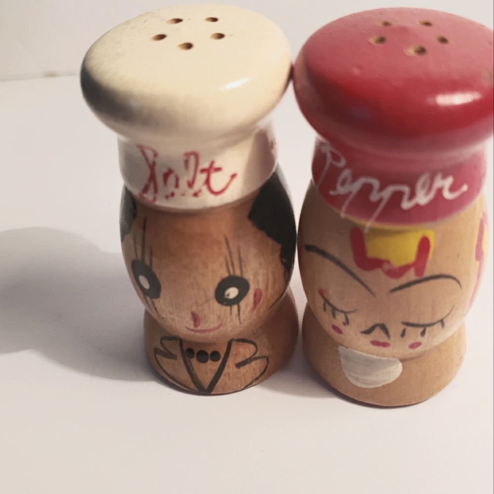 Vintage wooden salt and pepper shakers.  Chefs. Made in Japan